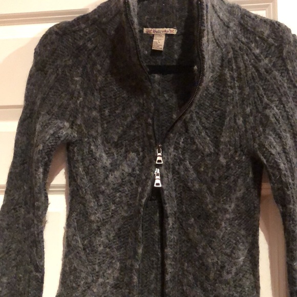 50% wool 50% acrylic zip up grey sweater - Picture 2 of 4